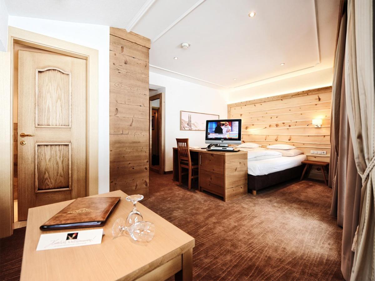 אישגל Salnerhof Superior Lifestyle Resort חדר תמונה