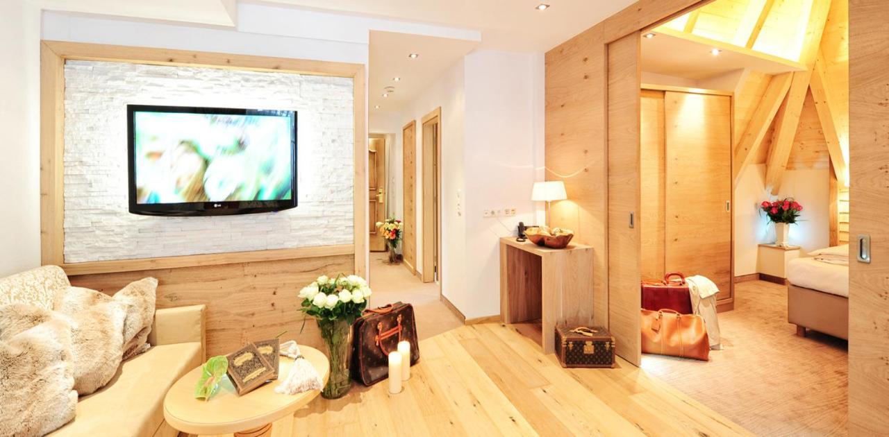 אישגל Salnerhof Superior Lifestyle Resort מראה חיצוני תמונה
