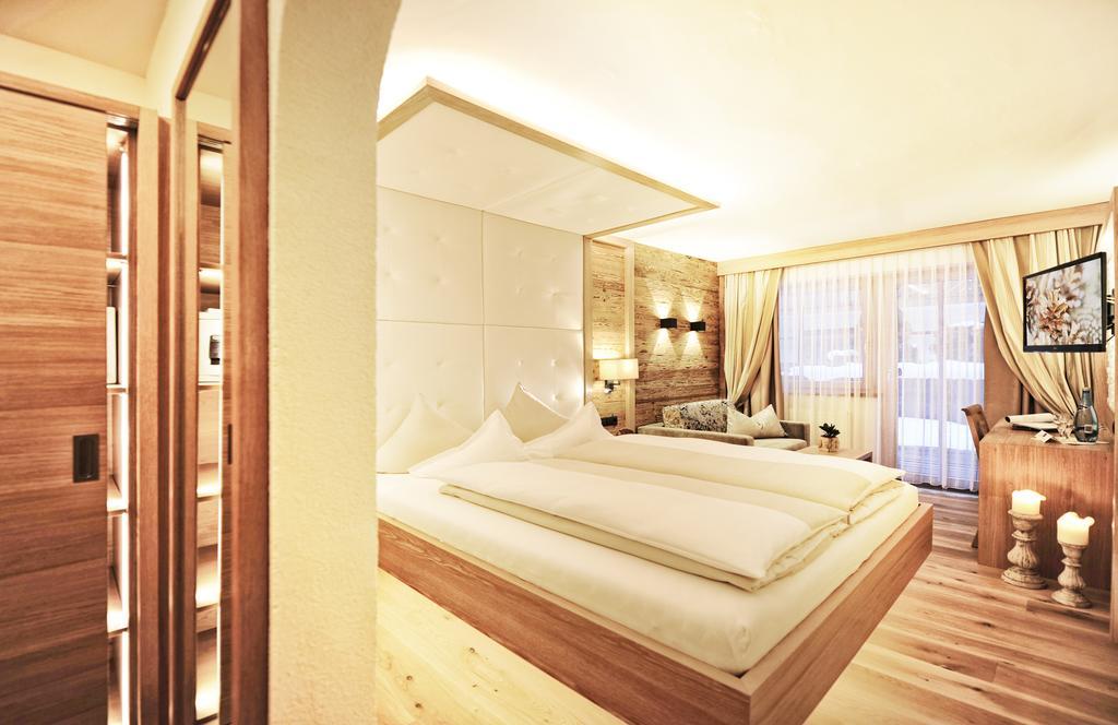 אישגל Salnerhof Superior Lifestyle Resort חדר תמונה