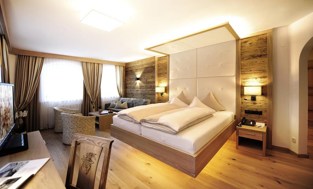 אישגל Salnerhof Superior Lifestyle Resort מראה חיצוני תמונה